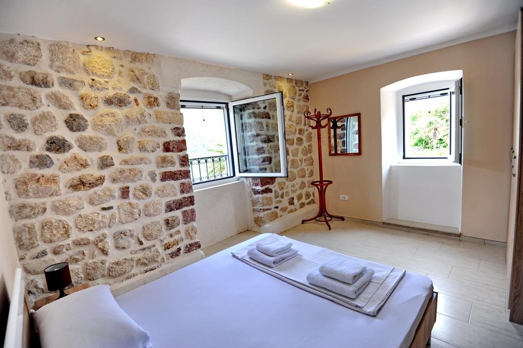 Apartments Ave R Kotor Room photo