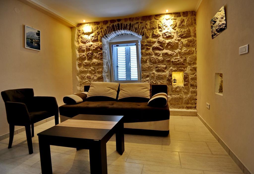 Apartments Ave R Kotor Room photo