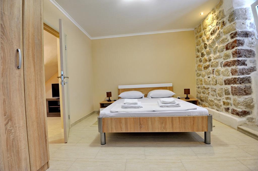 Apartments Ave R Kotor Room photo